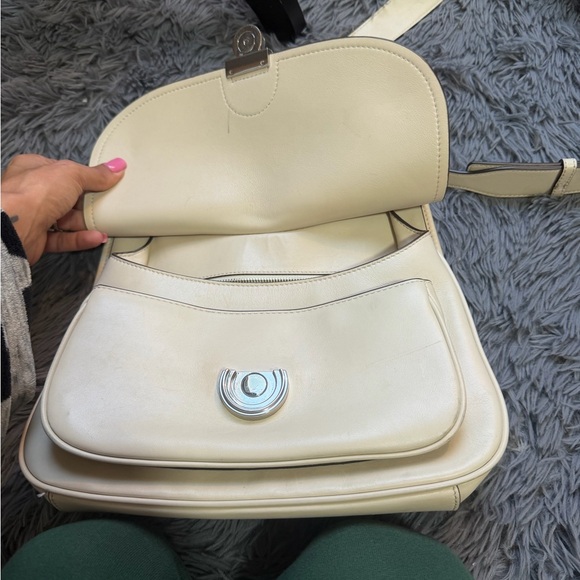 ⭐️Tory Burch Cream Saddle Crossbody Bag - Picture 2 of 6